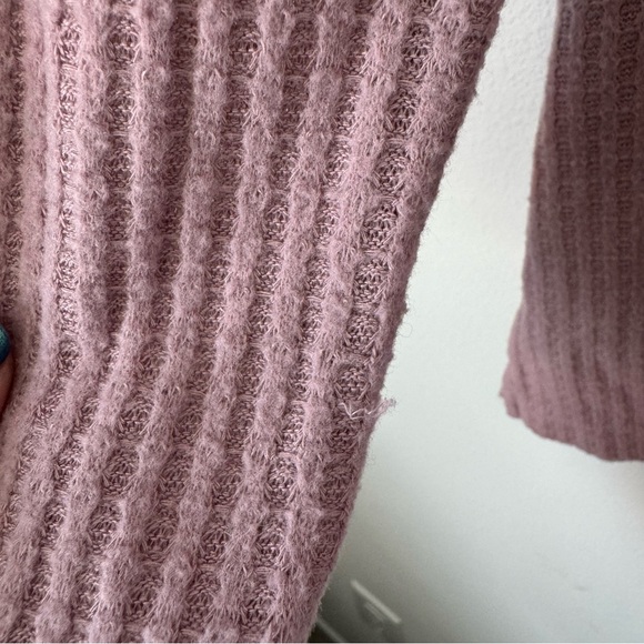 Sanctuary Light Pink Waffle Knit Long Sleeve V-Neck Top Size Medium Casual - Picture 4 of 10